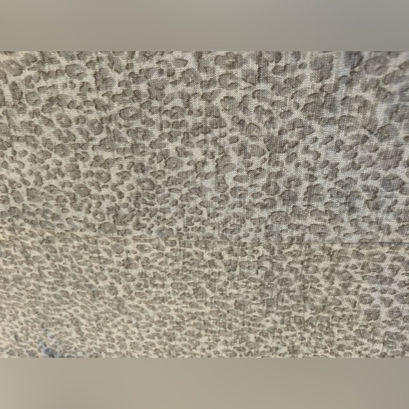 Banana Republic Soft Top - Picture 2 of 4